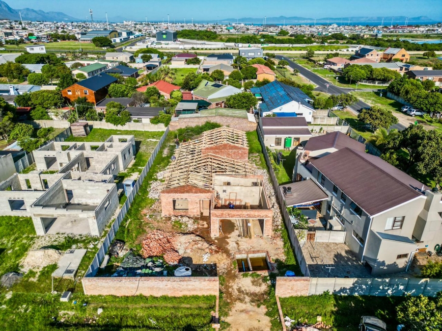 3 Bedroom Property for Sale in Sandbaai Western Cape